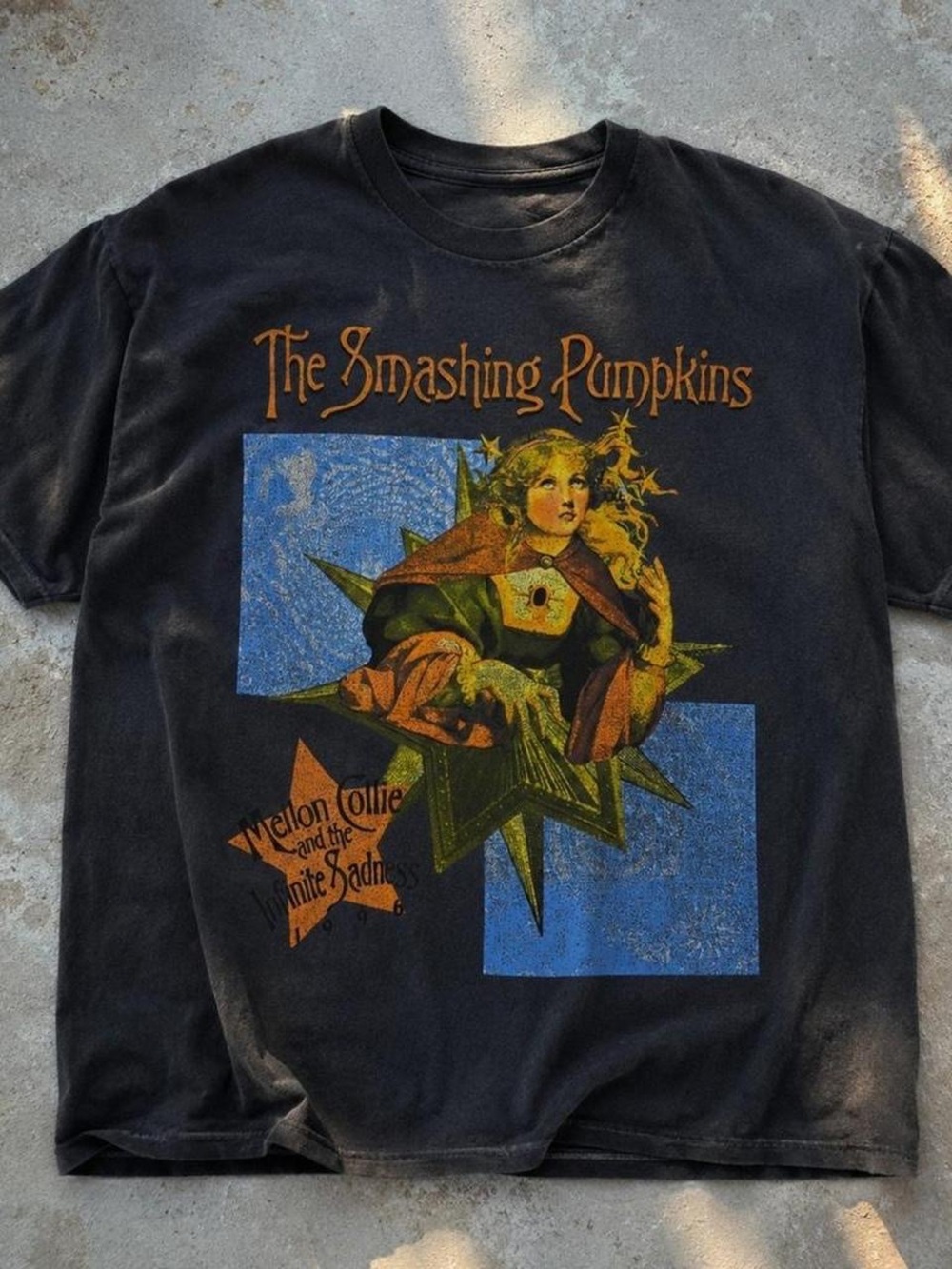 Gildan Black Smashing Pumpkins Graphic Tee with Blue and Gold Print
